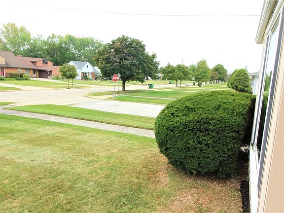 3rd image of 119 Willard Ave