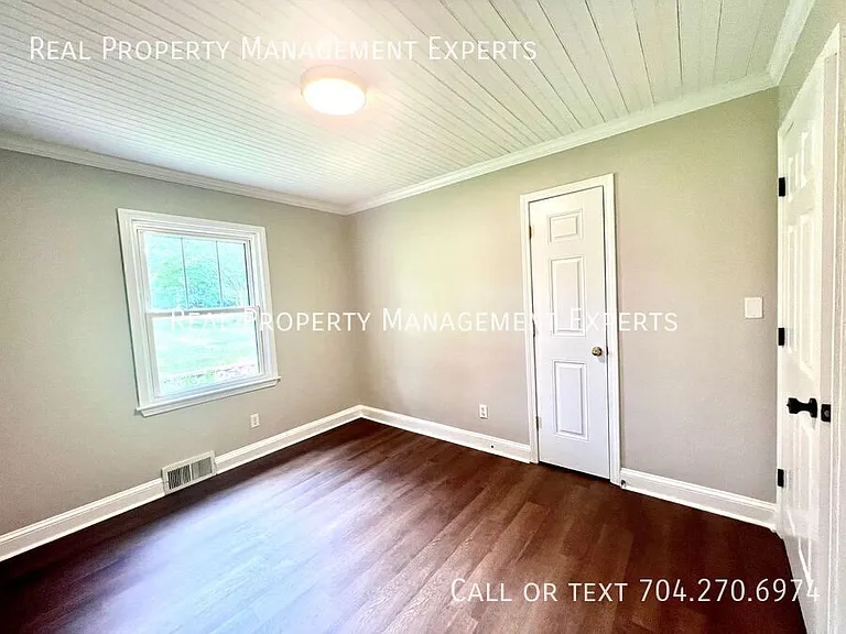 310 Walnut Ave — Photo 8