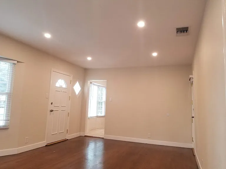 10519 Crenshaw Blvd — Photo 7
