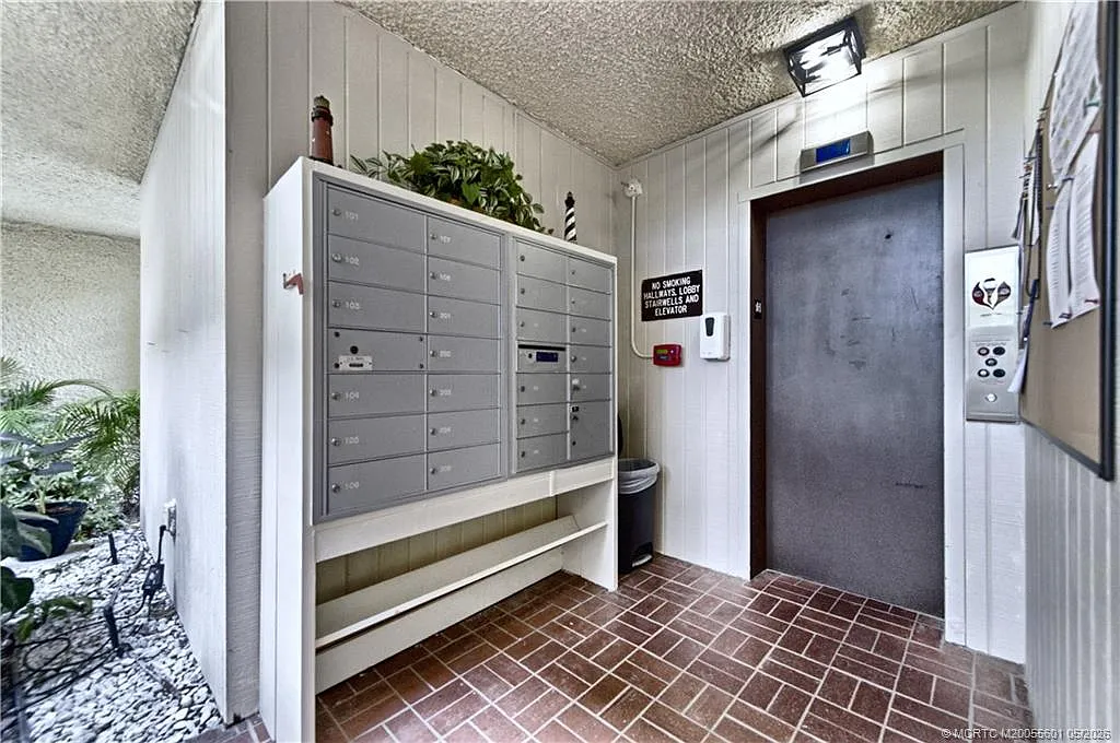 Building Photo - 1800 SE Saint Lucie Blvd #4-307