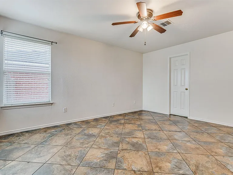 13620 Lyndon B Johnson St — Photo 14