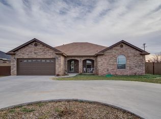 902 E Grace St, Brownfield, TX 79316