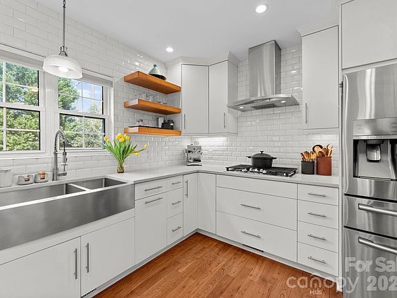 5th image of 2024 Brandon Cir