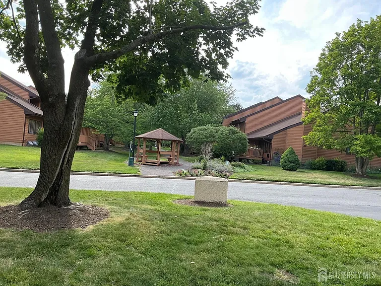 1306 Sayre Dr — Photo 17