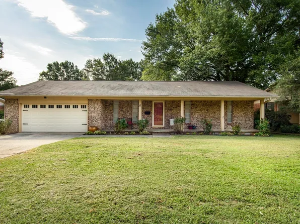 17 Bradford Dr, Little Rock, AR 72227