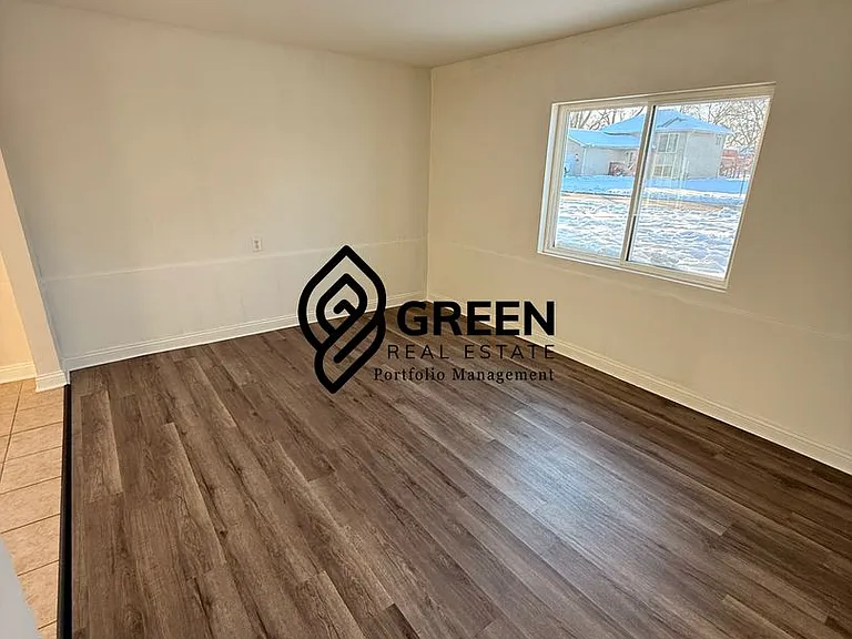 280 Tedmark Ct — Photo 2