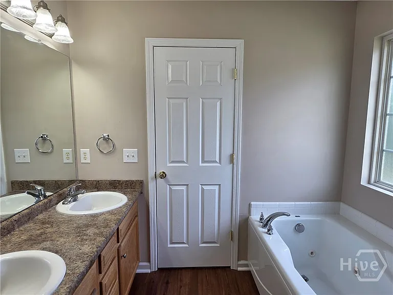 301 Aspen Dr — Photo 12