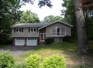 180 Alda Dr, Saint Remy, NY 12401
