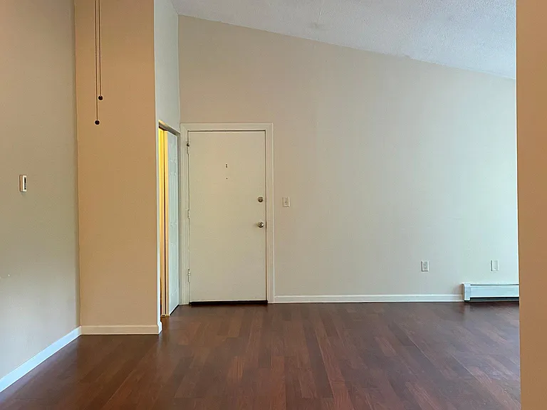 220 Main St #11 — Photo 6