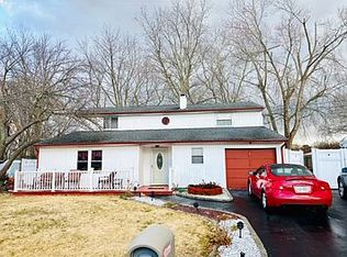 39 Fairlane Dr, Selden, NY 11784