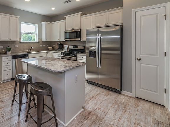 Spacious Kitchen with Island - Model Representation