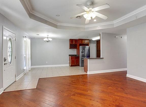3rd image of 628 Gardenia St