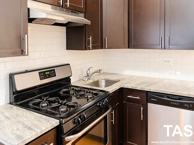 1920 W Winona St #1 — Photo 2