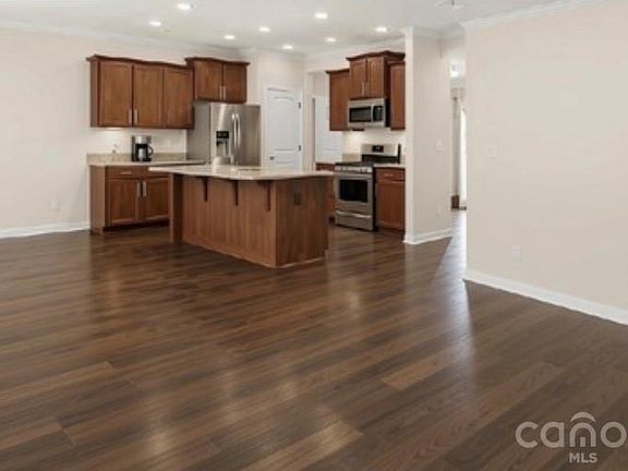 4th image of 11824 Springpoint Ln