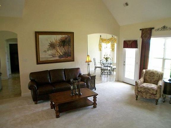 4th image of 60 Hedge Rose Blvd