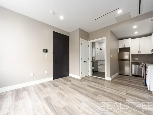 2801 Tilden Avenue image 1 of 8