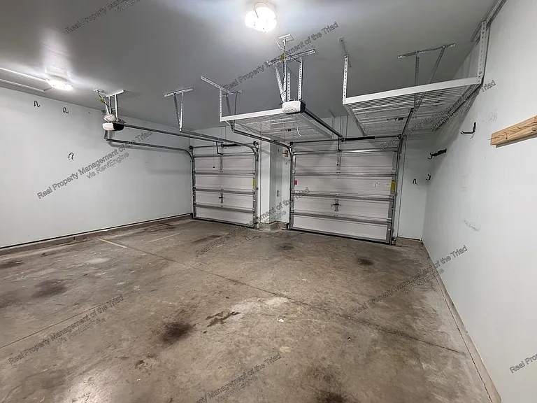 2486 Moss Grove Xing — Photo 19