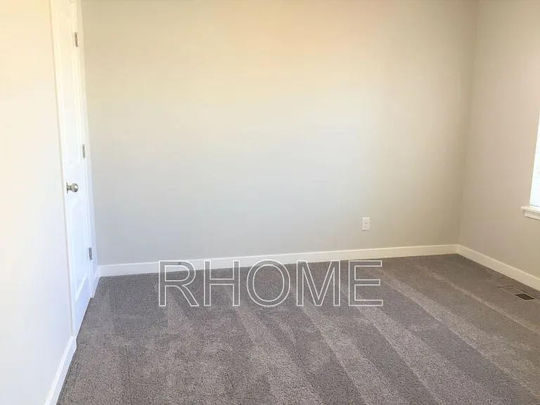 2527 N Wallace Way — Photo 10