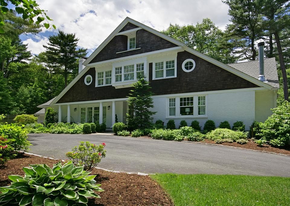 2nd image of 21 Lantern Ln