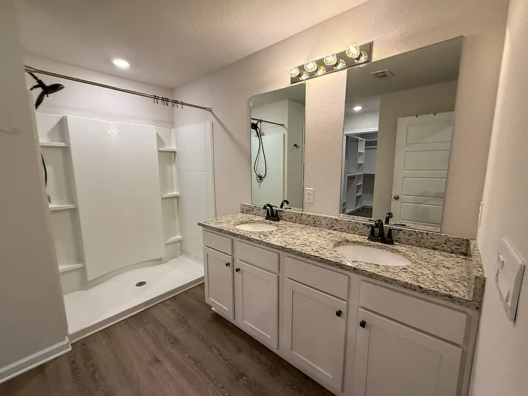6352 Burrow Ln — Photo 10