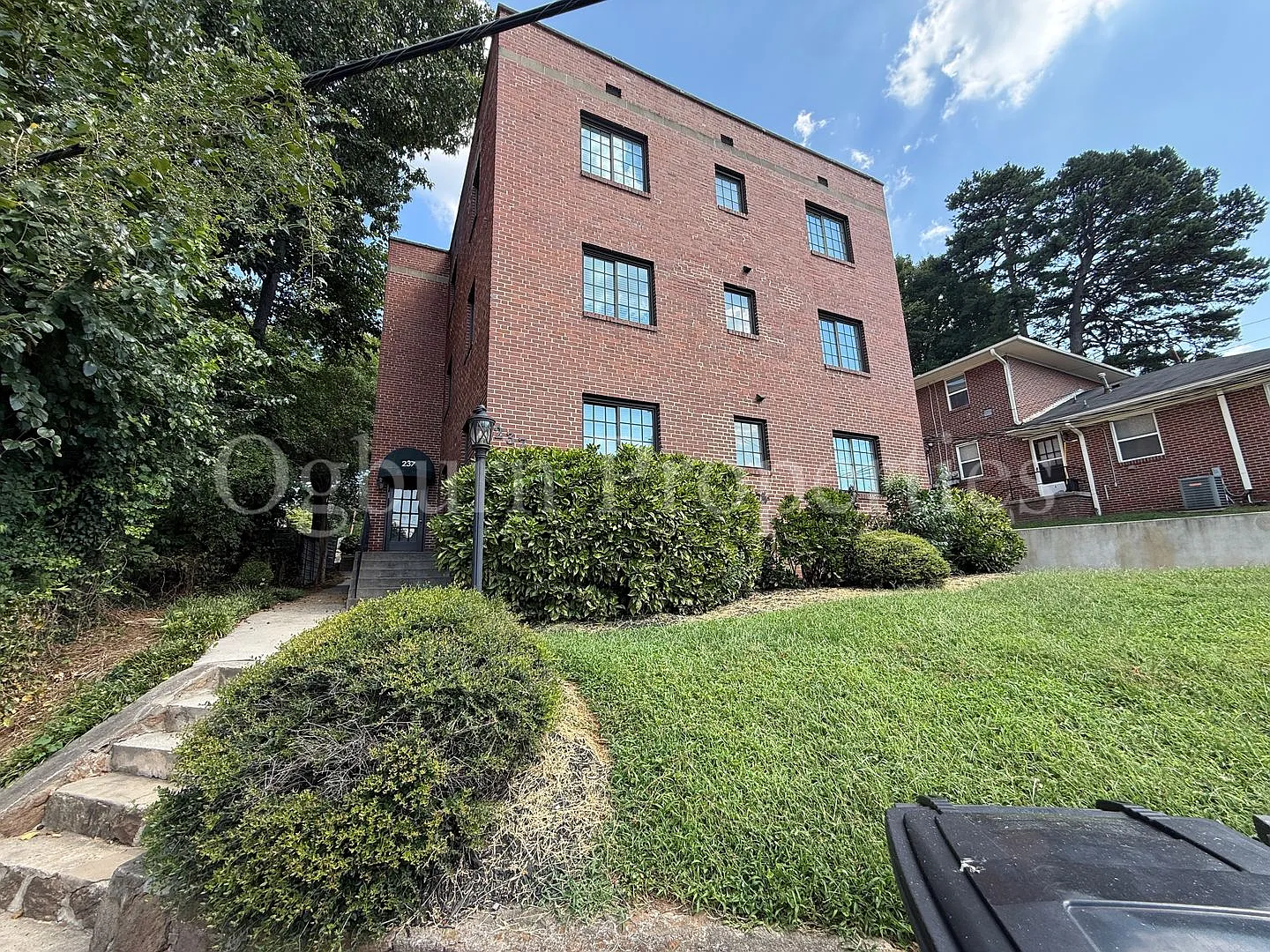 605009- 237 N. Sunset Drive — Photo 1
