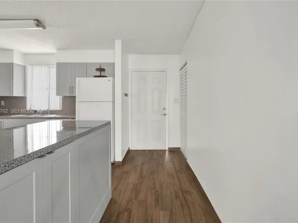 6195 NW 186th St APT 113, Hialeah, FL 33015