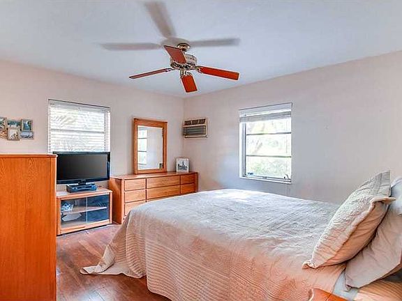 5th image of 227 Ponce De Leon Blvd