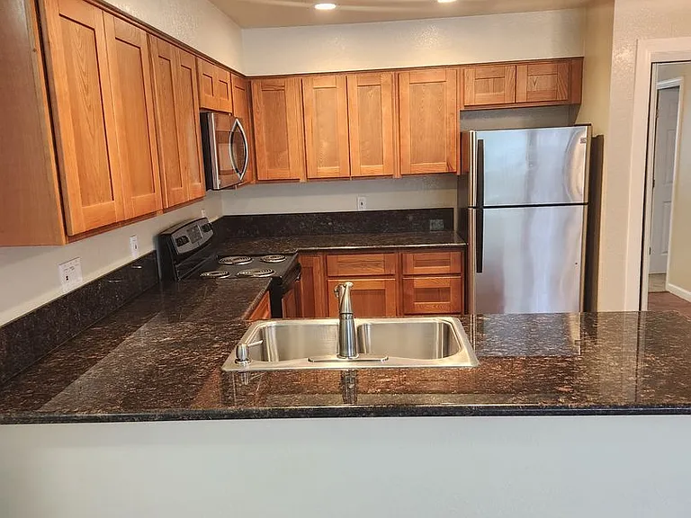 Carmel Woods Apartments — Photo 43