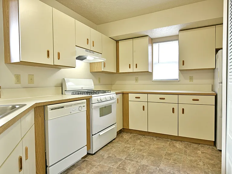 Heatherwood Apartments — Photo 52