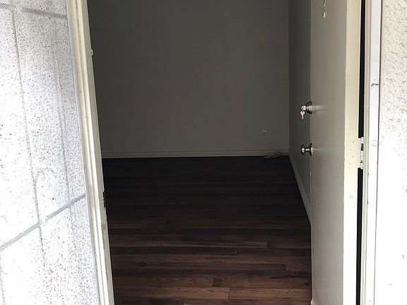 3rd image of 5040 Del Monte Ave #1
