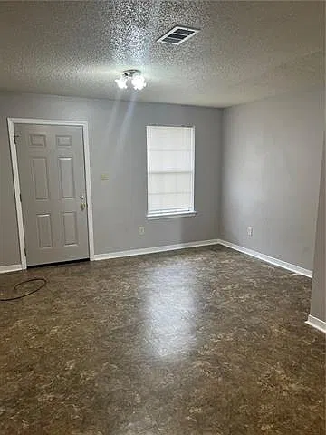 2 bed, 1.5 bath, 832 sqft, $1,200 — Photo 3