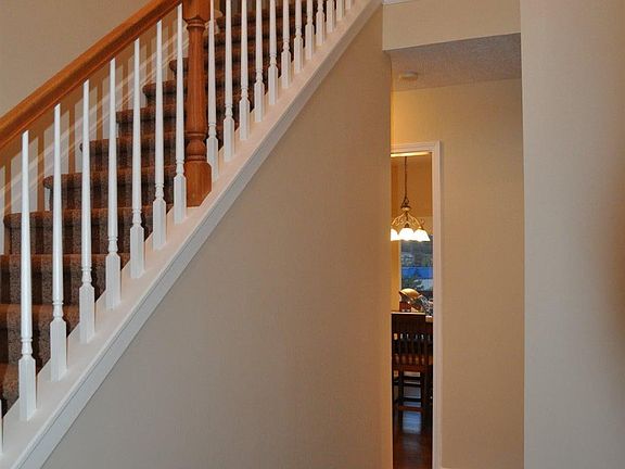 3rd image of 121 Keene Crossing Dr