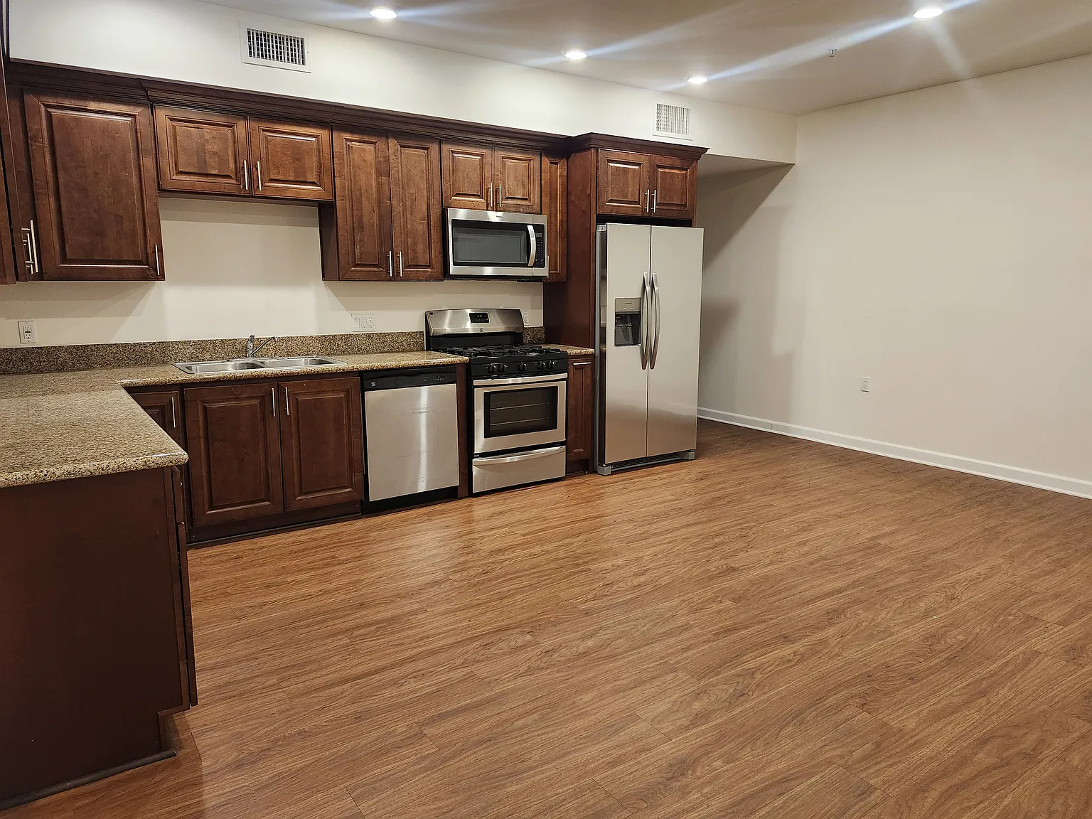 7108 Amigo Ave — Photo 3