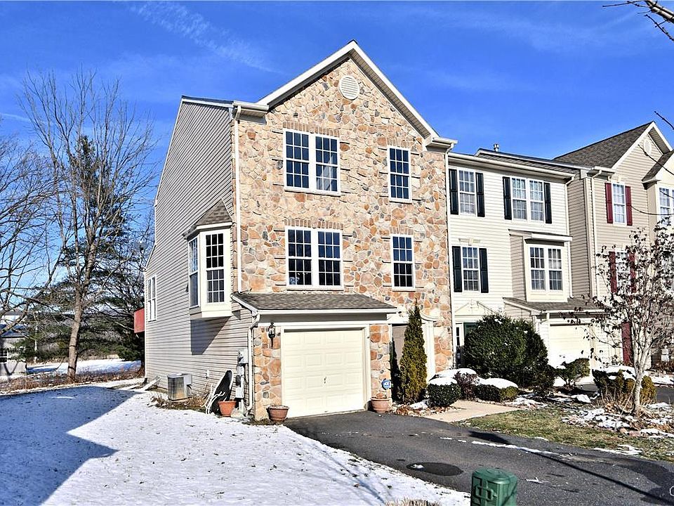 1st image of 4027 Clubhouse Ct