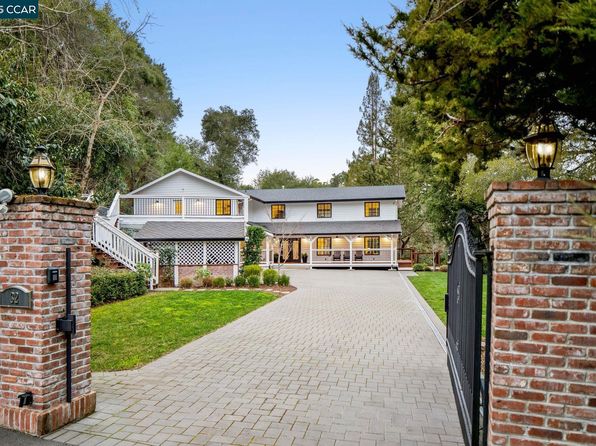 32 Greenwood Ct, Orinda, CA 94563