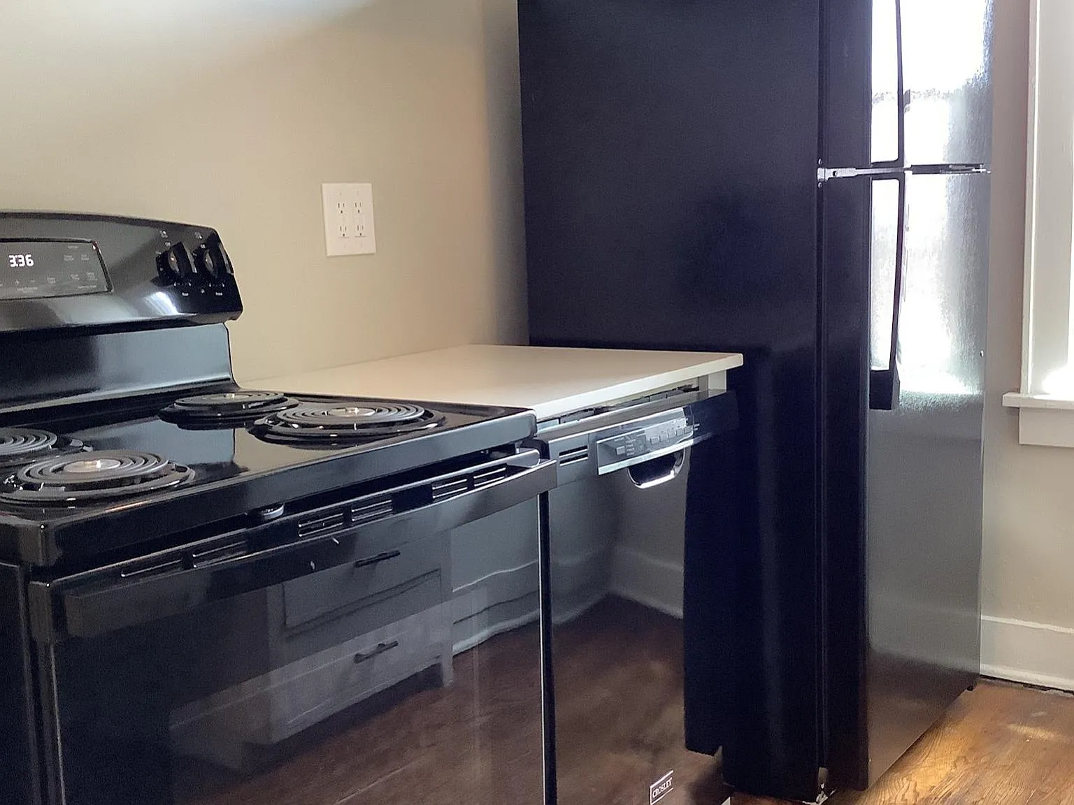 2 bed, 700 sqft, $895 — Photo 4