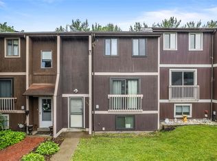 203 Parkwood Dr, Cranberry Township, PA