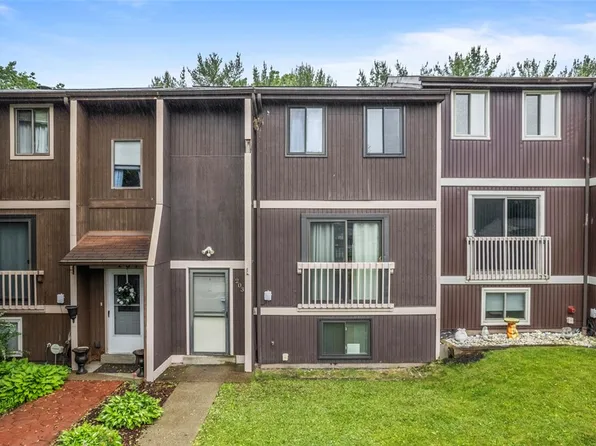 203 Parkwood Dr, Cranberry Township, PA 16066