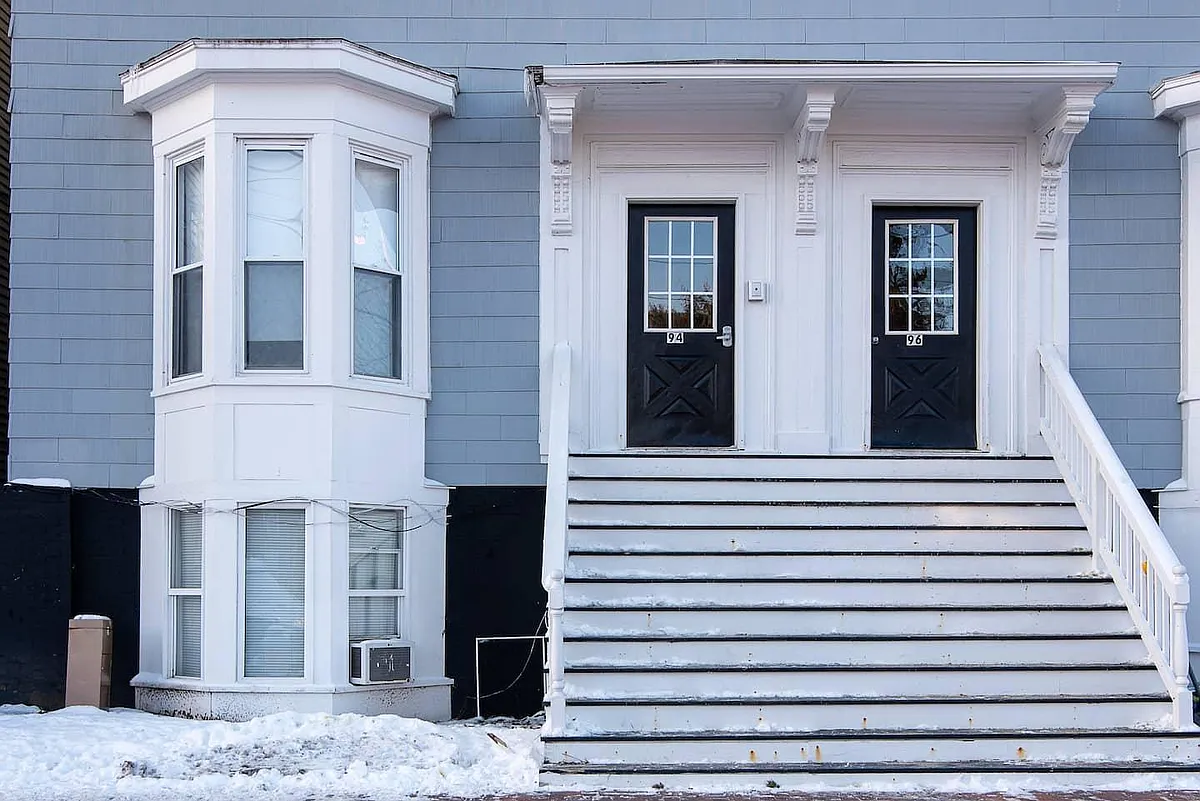 Building Photo - Winter St