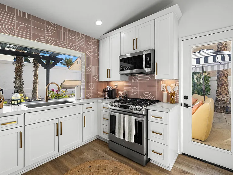 45420 Desert Fox Dr — Photo 32
