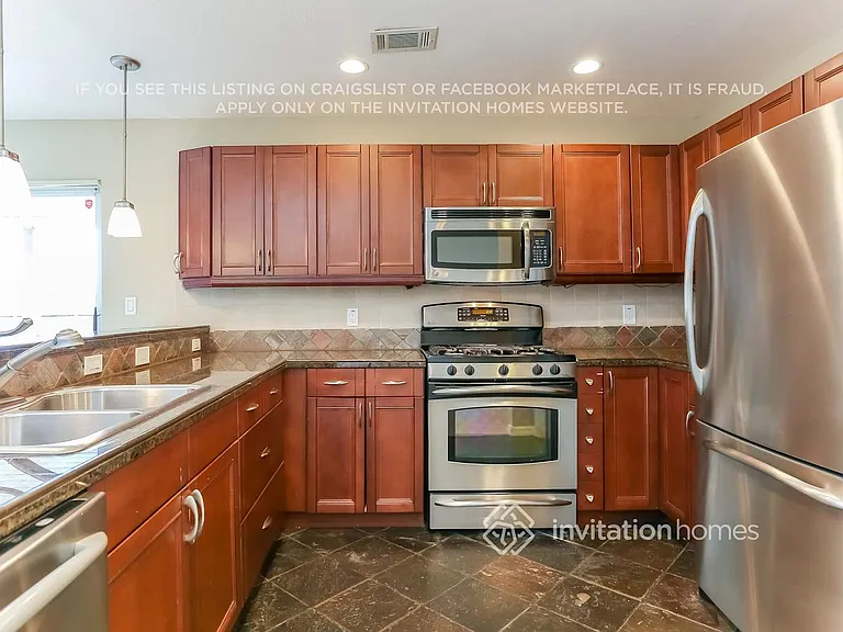 8410 NW 24th Pl — Photo 7