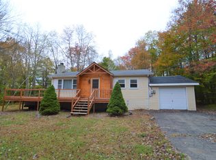 116 Mahoning Dr, Pocono Lake, PA