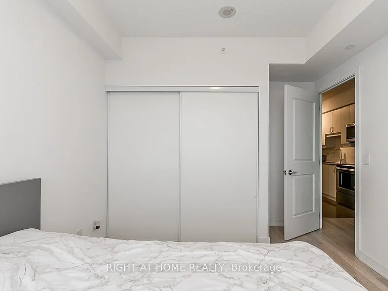 9201 Yonge St E #2213 — Photo 8