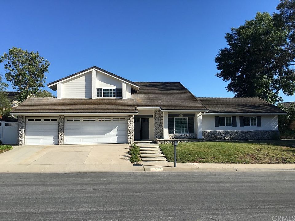 1st image of 522 Moondance St