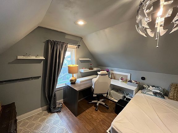 3rd image of 4751 N London Ave #3