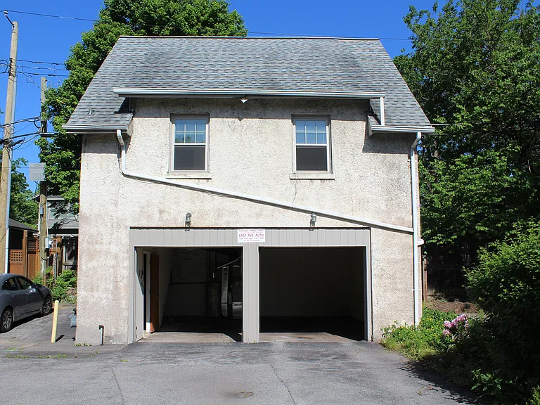 27 S Goodman St #8 — Photo 8