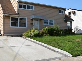 121 Hagaman St, Carteret, NJ