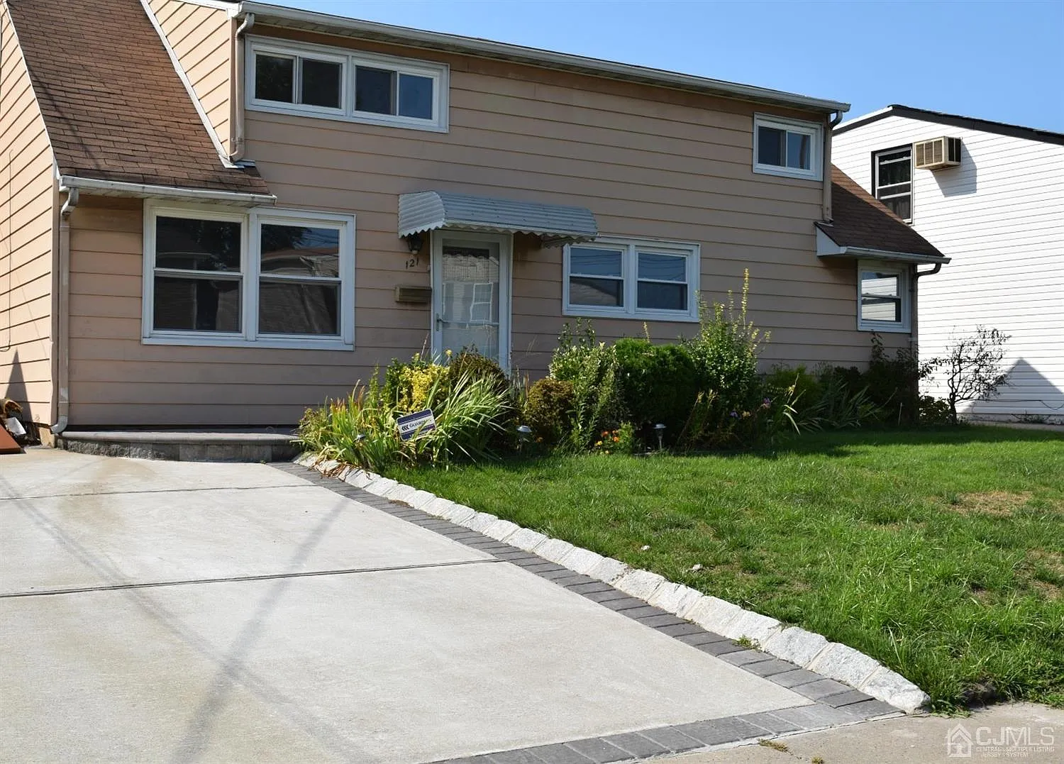 121 Hagaman St photo 1