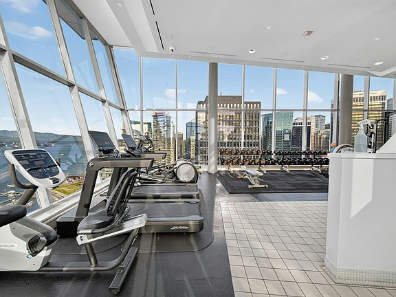 3rd image of 1205 Hastings St W #4XX