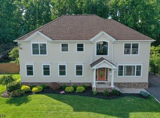 7 Blake Dr, Clark, NJ 07066